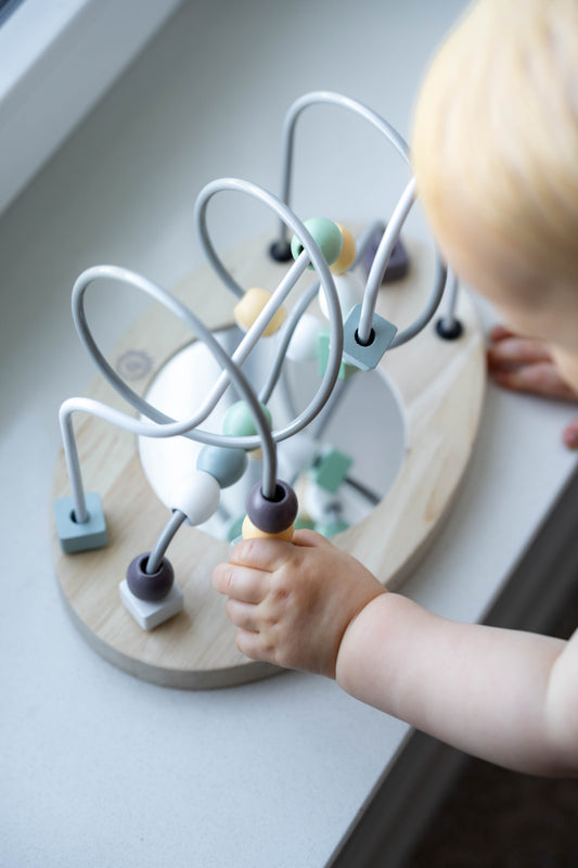 Motorikschleife mit Spiegel motorikförderndes Babyspielzeug