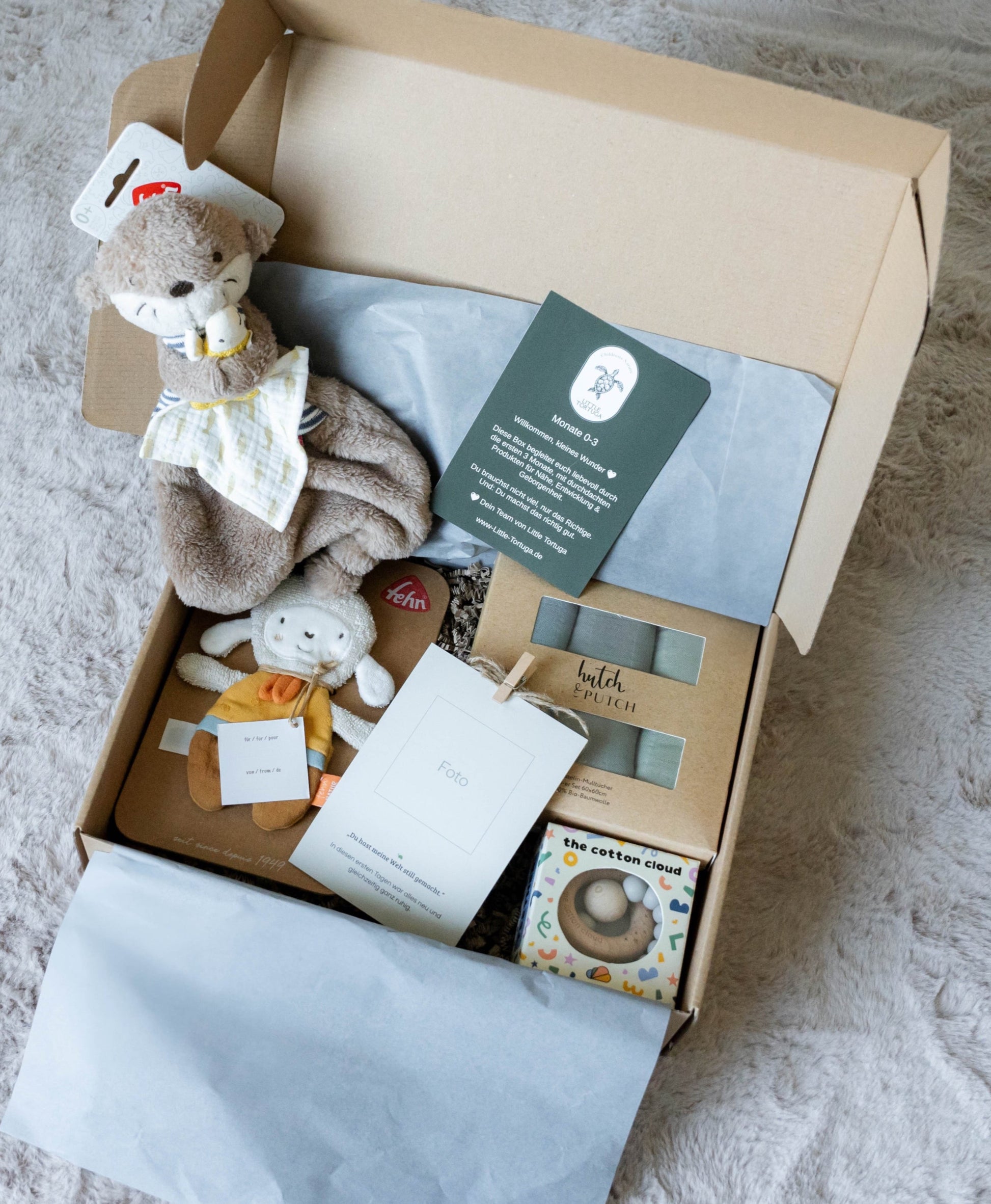 Babybox 0–3 Monate  nachhaltiges Geschenk zur Geburt mit Holzrassel, Schmusetuch und Beißring